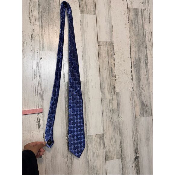Michael Kors 100% Silk Blue Circle Pattern Necktie Men’s Tie Classic Formal Busi - Picture 2 of 4